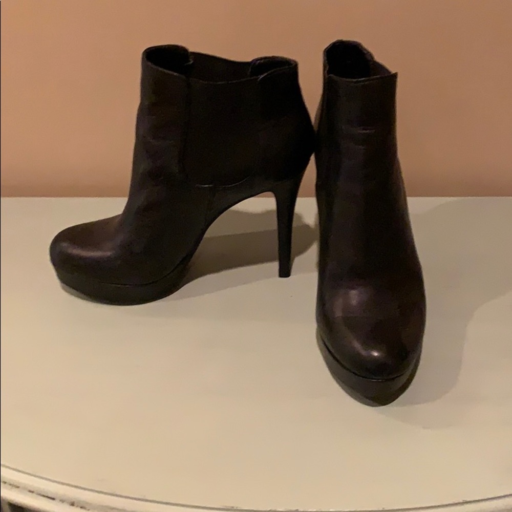 Gianni Bini platform booties